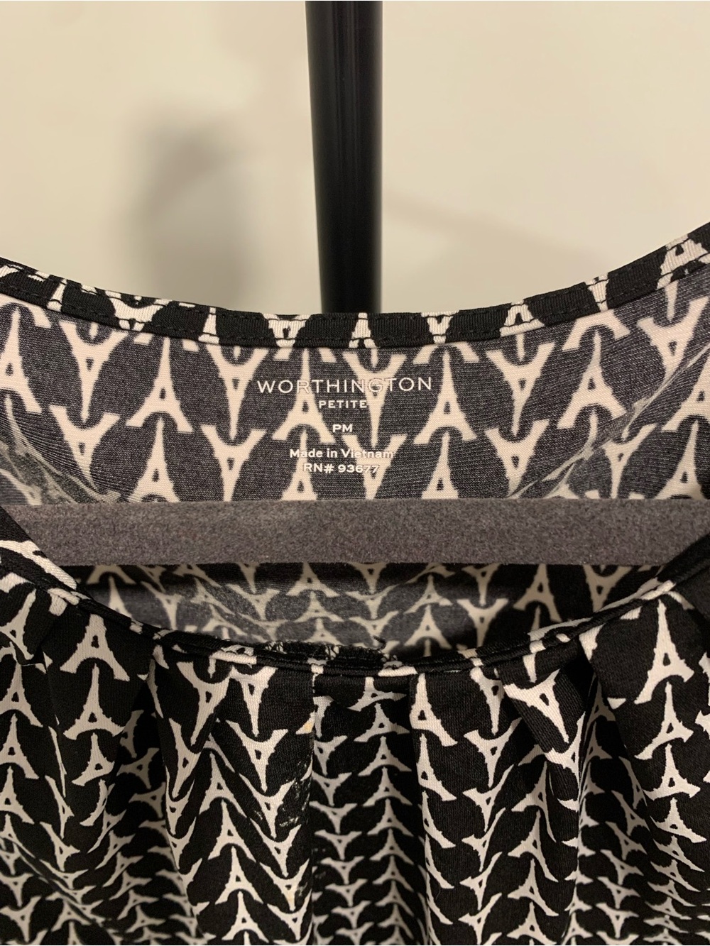 Worthington Black & White Geometric Cap Sleeve Top -GB024 - Picture 3 of 3